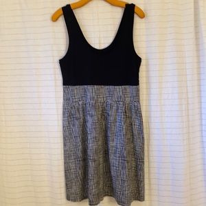 Express high waisted with pockets dress - size 12